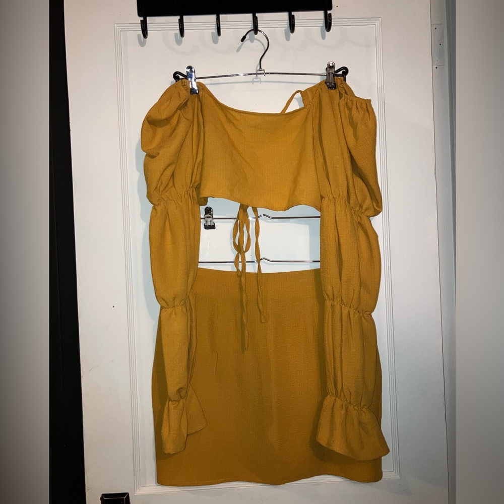 2 piece yellow set